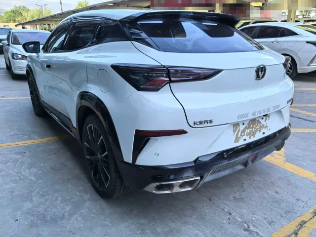 Changan UNI-T — Фото автомобиля 4