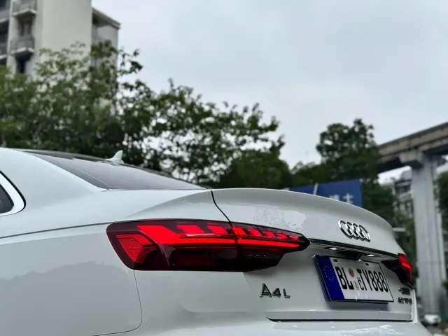 Audi A4L — Фото автомобиля 30