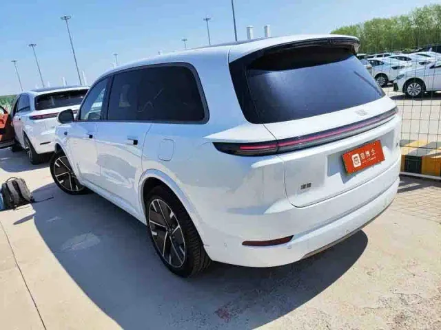 Li Auto L9 — Фото автомобиля 6