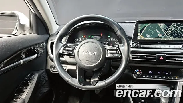 Kia Seltos — Фото автомобиля 13