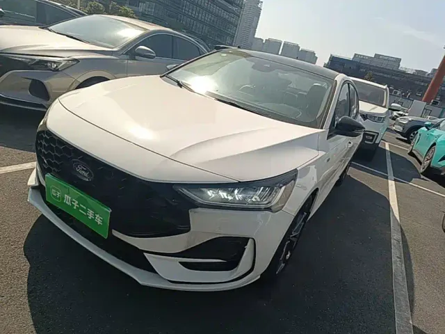 Фотография автомобиля — Ford Focus