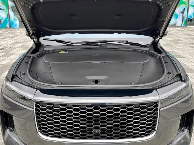 Li Auto ONE — Фото автомобиля 8