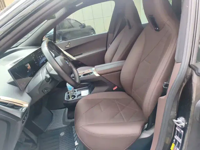 BMW iX — Фото автомобиля 14