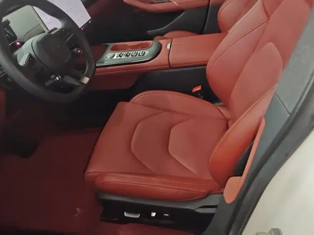 Xiaomi SU7 — Фото автомобиля 9