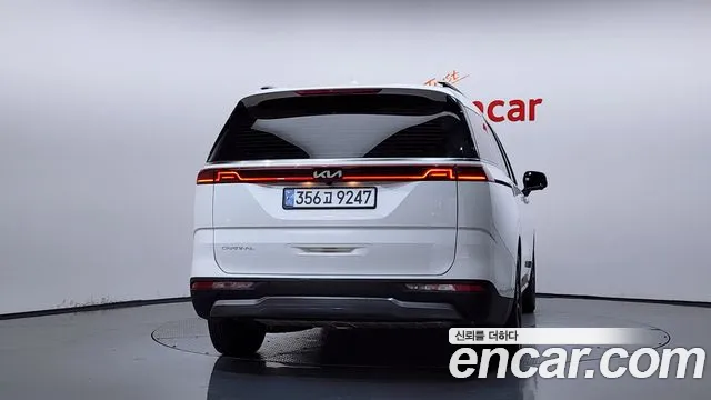 Kia Carnival Generation 4 — Фото автомобиля 4