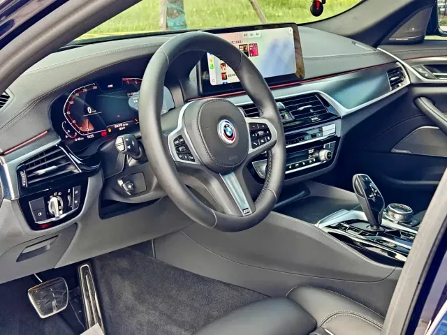 BMW 5 Series — Фото автомобиля 11