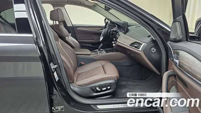BMW 5-Series 5 серия (G30) 530i xDrive Luxury — Фото автомобиля 21