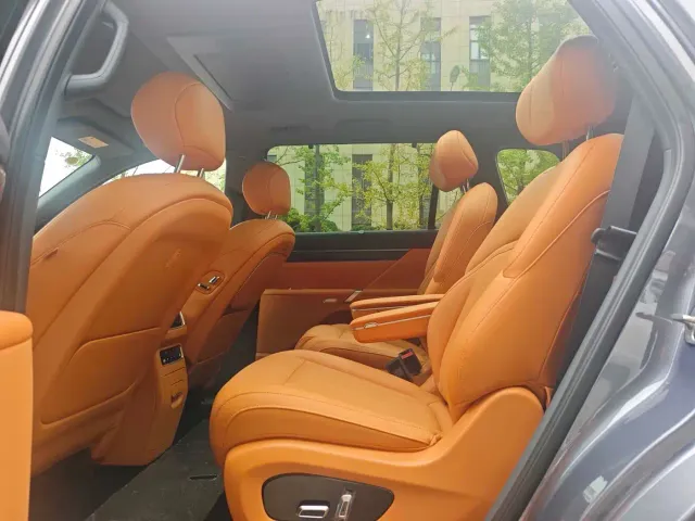 Dongfeng eπ 008 — Фото автомобиля 12