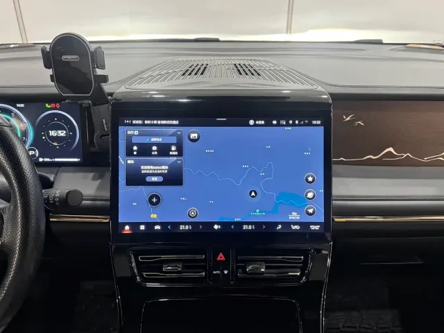 GAC Trumpchi M8 — Фото автомобиля 12