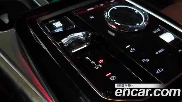 BMW 7-Series — Фото автомобиля 9
