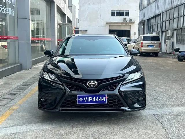 Toyota Camry — Фото автомобиля 2