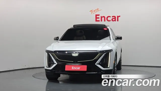 Cadillac Lyriq — Фото автомобиля 3