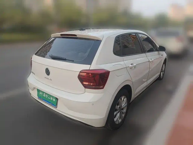 Volkswagen Polo — Фото автомобиля 4