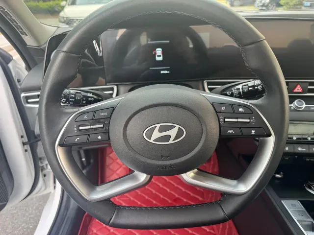 Hyundai Elantra — Фото автомобиля 11