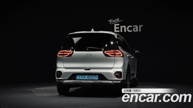 Kia Niro — Фото автомобиля 4