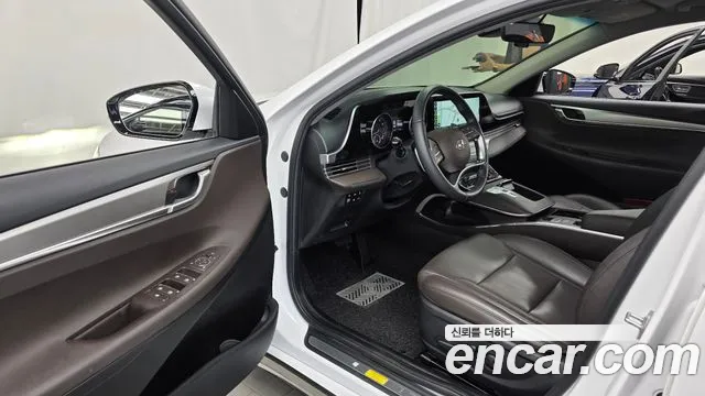 Hyundai Grandeur New — Фото автомобиля 15