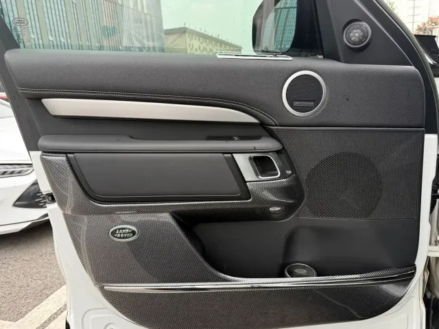 Land Rover Discovery 2023 Facelift 360PS R-Dynamic S — Фото автомобиля 9