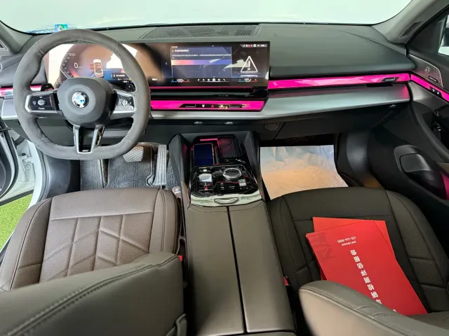 BMW 5 Series — Фото автомобиля 9