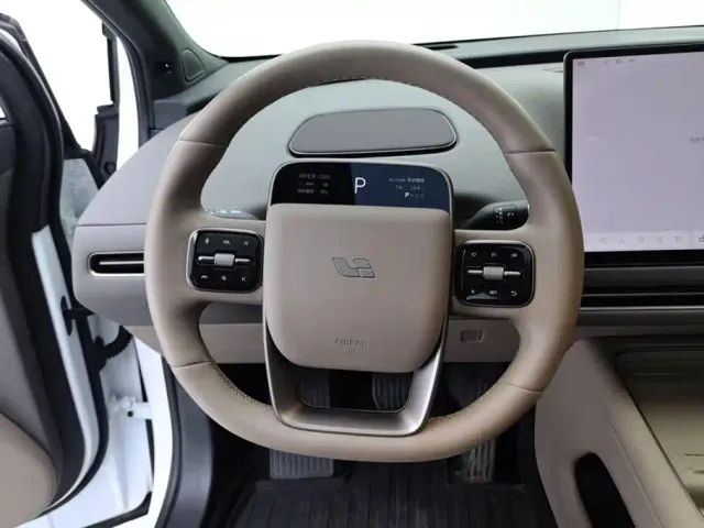 Li Auto i6 — Фото автомобиля 15