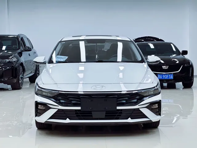 Hyundai Elantra — Фото автомобиля 2