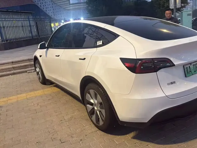 Tesla Model Y 2022 Facelift Rear-Wheel Drive Version — Фото автомобиля 6