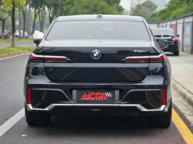 BMW 7 Series — Фото автомобиля 20