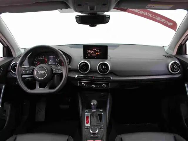 Audi Q2L — Фото автомобиля 6