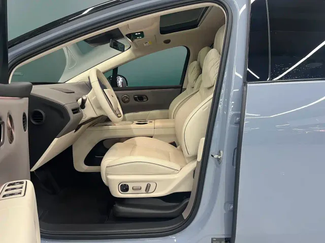Li Auto i8 — Фото автомобиля 6