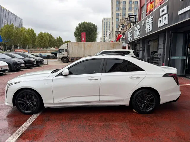 Cadillac CT4 — Фото автомобиля 3