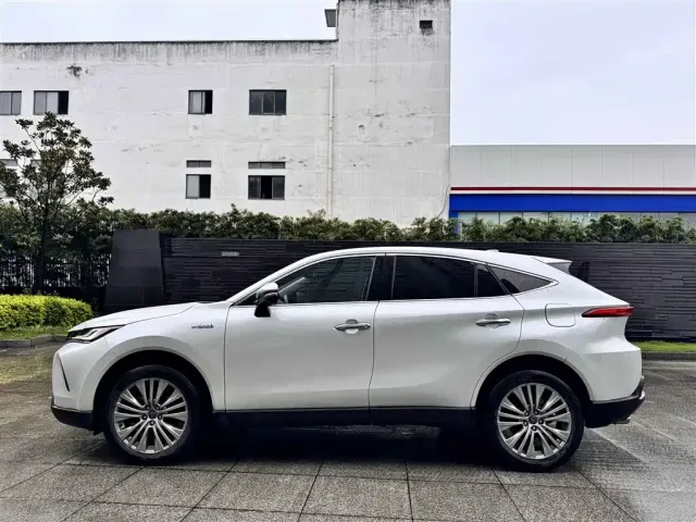 Toyota Harrier — Фото автомобиля 8