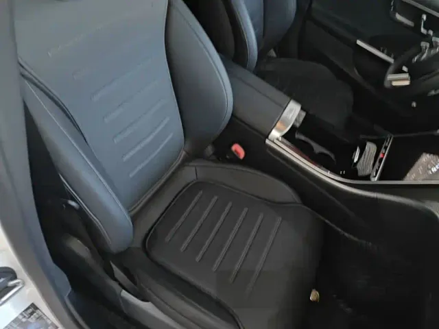 Mercedes-Benz C-Class — Фото автомобиля 24