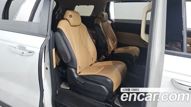 Kia Carnival Generation 4 — Фото автомобиля 17
