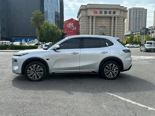Geely Galaxy Starship 7 EM-i — Фото автомобиля 4