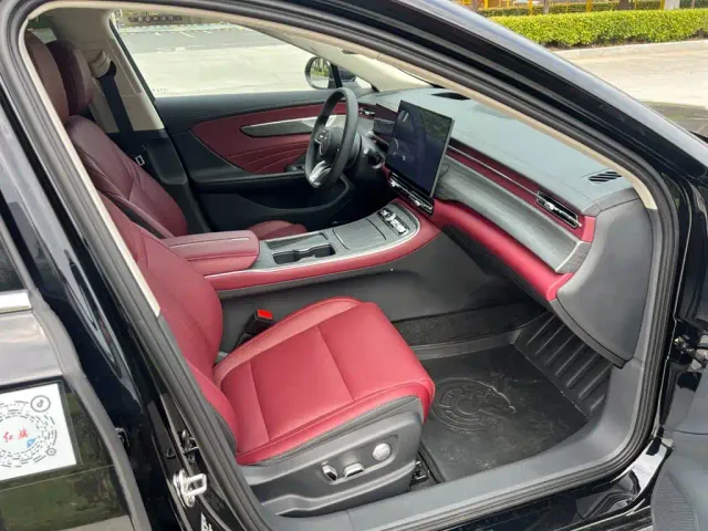Hongqi H5 — Фото автомобиля 11