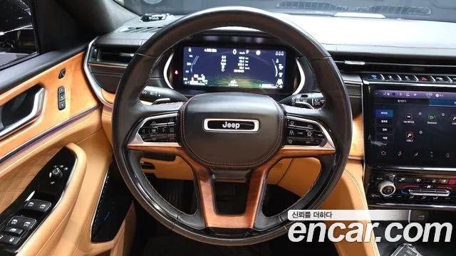 Jeep Cherokee — Фото автомобиля 13