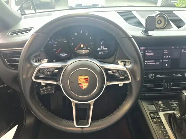 Porsche Macan — Фото автомобиля 6