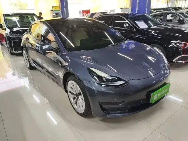 Tesla Model 3 — Фото автомобиля 3