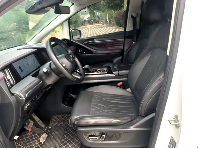 GAC Trumpchi M8 — Фото автомобиля 14