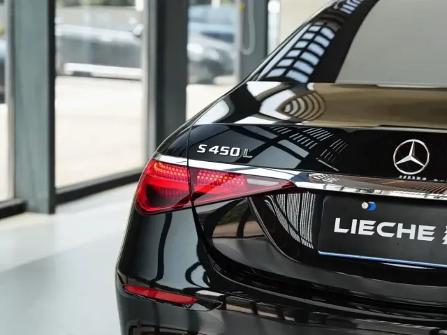 Mercedes-Benz S-Class — Фото автомобиля 20