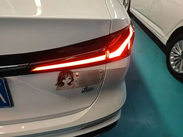 Roewe i5 — Фото автомобиля 7