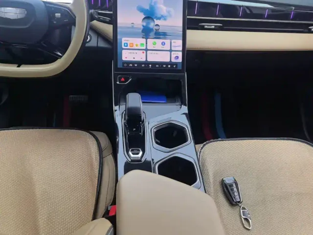 Geely Boyue L — Фото автомобиля 13