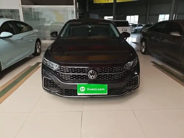 Volkswagen Passat — Фото автомобиля 2