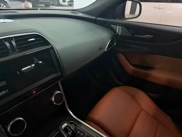 Jaguar XEL — Фото автомобиля 15