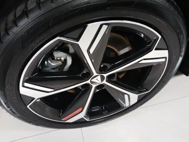 Deepal S07 — Фото автомобиля 6