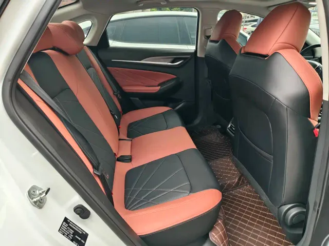 Changan Eado — Фото автомобиля 10