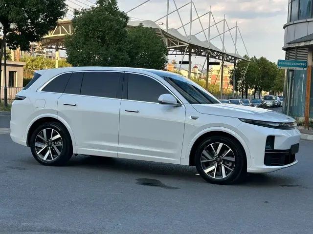 Li Auto L7 — Фото автомобиля 3