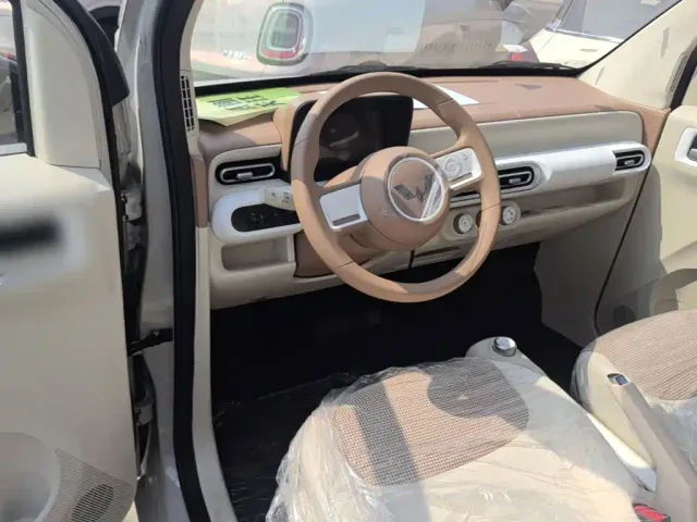 Wuling Hongguang Mini EV — Фото автомобиля 10