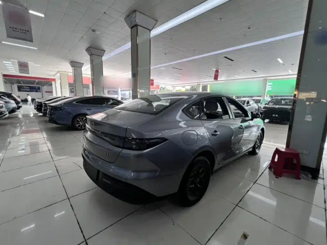 BYD Seal 05 DM-i — Фото автомобиля 11