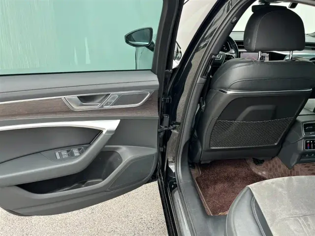 Audi A6L — Фото автомобиля 13