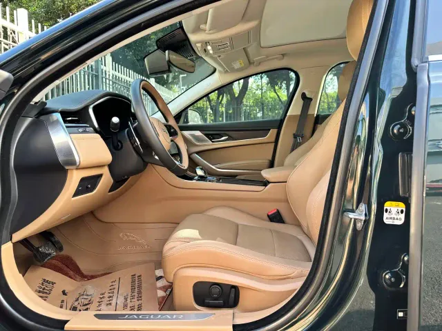 Jaguar XFL — Фото автомобиля 10